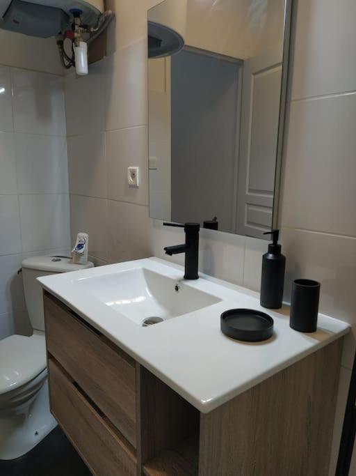נרבון Appartement Avec Balcon, Bord Du Canal, Wifi. מראה חיצוני תמונה